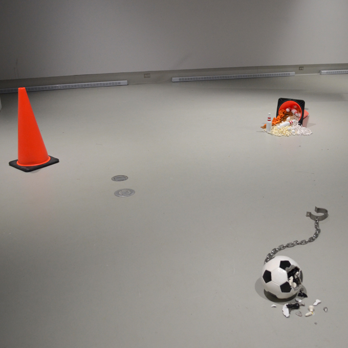 <b>Play it Safe</b><br>
Installation view<br>
Galerie R3, Trois-Rivières, Québec.<br>
2018